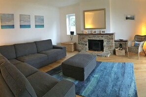 TV, fireplace, DVD player