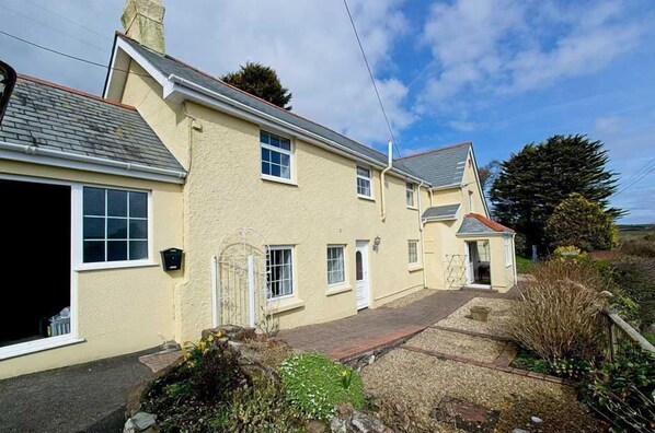 Exterior - Dog friendly cottage with short drive to beach (Woolacombe)