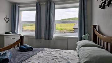 3 bedrooms, iron/ironing board, travel cot, Internet