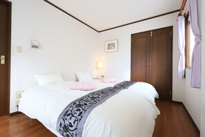 Maison (Private Vacation Home) | 4 chambres, fer et planche à repasser, Wi-Fi gratuit, draps fournis