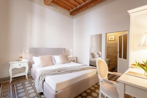 3 bedrooms, desk, travel crib, free WiFi