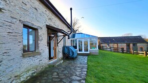 Exterior - Cosy countryside cottage  10 mins drive from beach and amenities. (Ilfracombe)