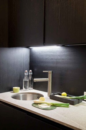 Refrigerador, microondas, parrilla de estufa y lavavajillas 