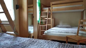 1 habitación y ropa de cama
