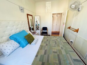 Phòng đơn Tiêu chuẩn | Bộ đồ giường cao cấp, chăn bông, trang trí khác biệt