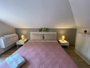 2 bedrooms, iron/ironing board, WiFi, bed sheets - HOLIDAY HOME "U SCRUSCIU RO MARI" (Avola)