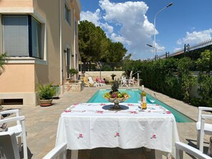 Outdoor dining - HOLIDAY HOME "U SCRUSCIU RO MARI" (Avola)