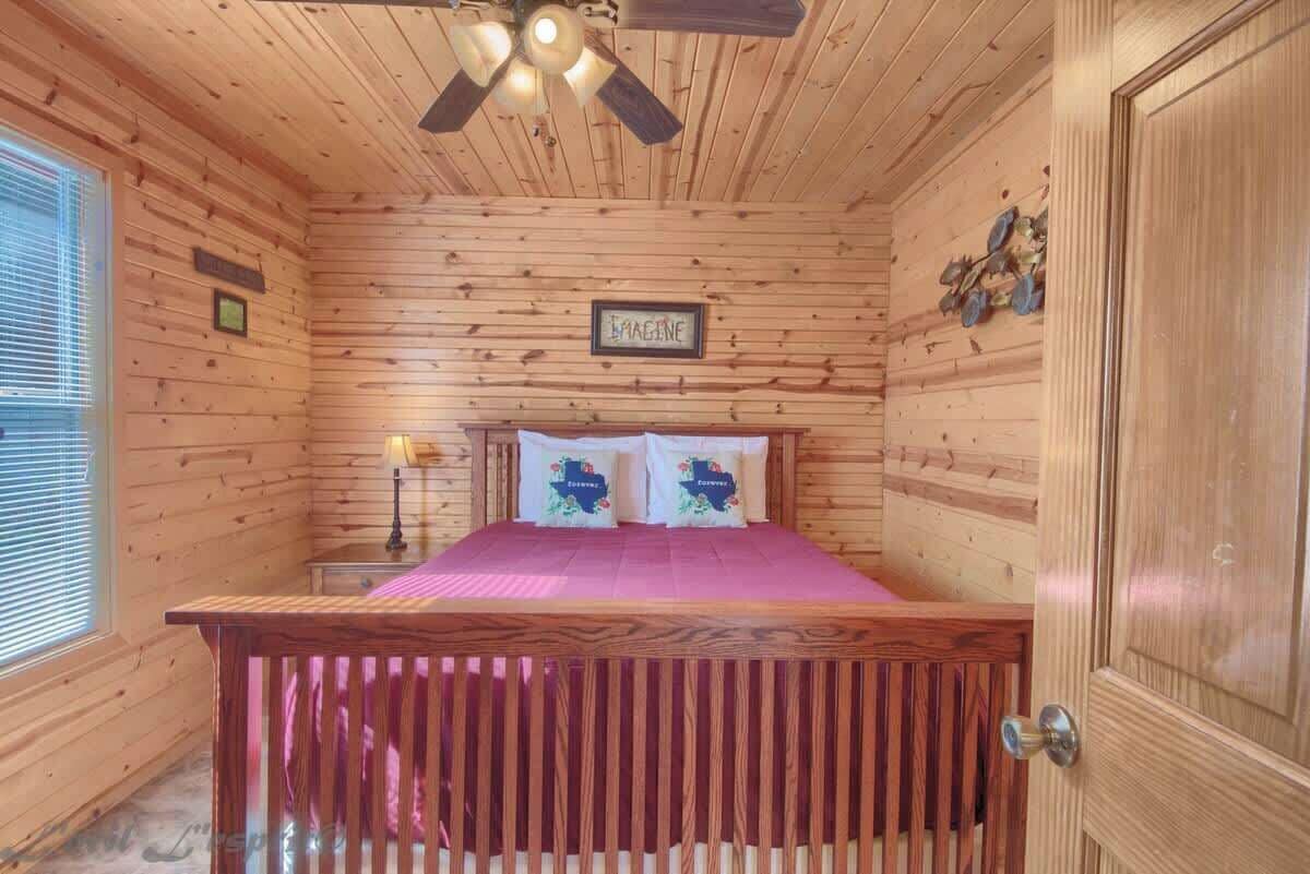 1 bedroom, iron/ironing board, travel cot, free WiFi