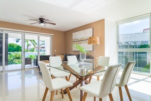 Dining - Garden View  Apartment Beach Accesible 2 bedroom 2 bath   Casa Sol (Playa del Carmen)