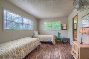 4 bedrooms, iron/ironing board, travel crib, free WiFi