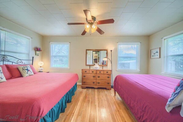 1 dormitorio, tabla de planchar con plancha, cuna de viaje y wifi gratis
