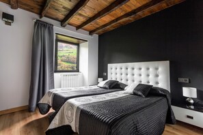 4 bedrooms, iron/ironing board, free WiFi, bed sheets - Charming gîte with SPA / Jacuzzi Lodge in the Basque Country (VALCARLOS)
