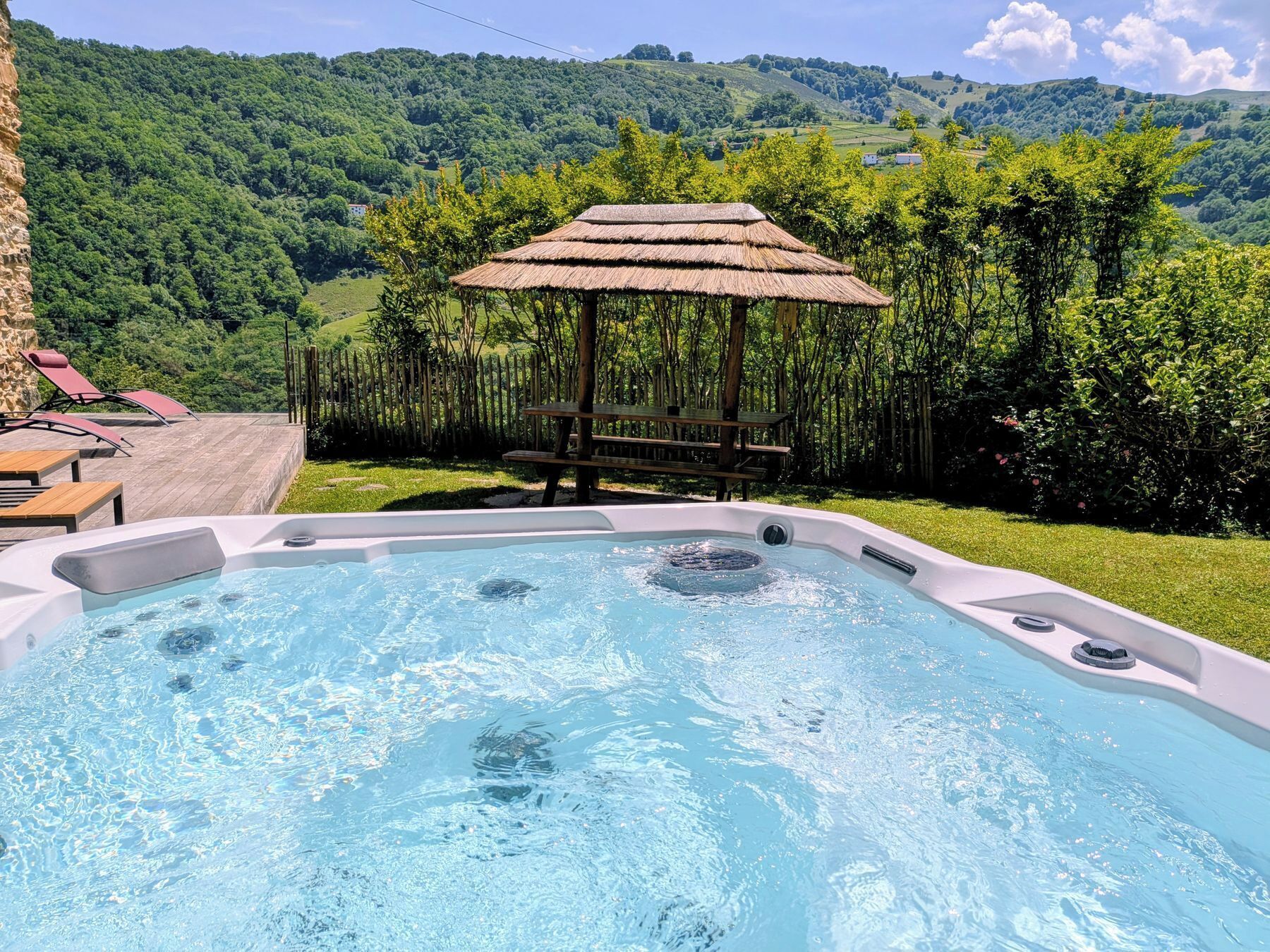 Bain à remous extérieur