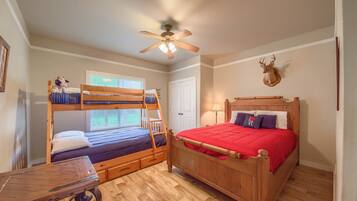 3 bedrooms, iron/ironing board, travel cot, free WiFi