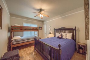 3 chambres, fer et planche à repasser, Wi-Fi gratuit, draps fournis