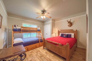 3 habitaciones, tabla de planchar con plancha y wifi gratis 
