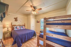 3 bedrooms, iron/ironing board, travel crib, free WiFi