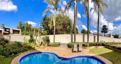 Azinnia Rivonia Guest House