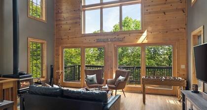 3 miles to Mt. Snow,4 Min to Hermitage w Hot Tub!