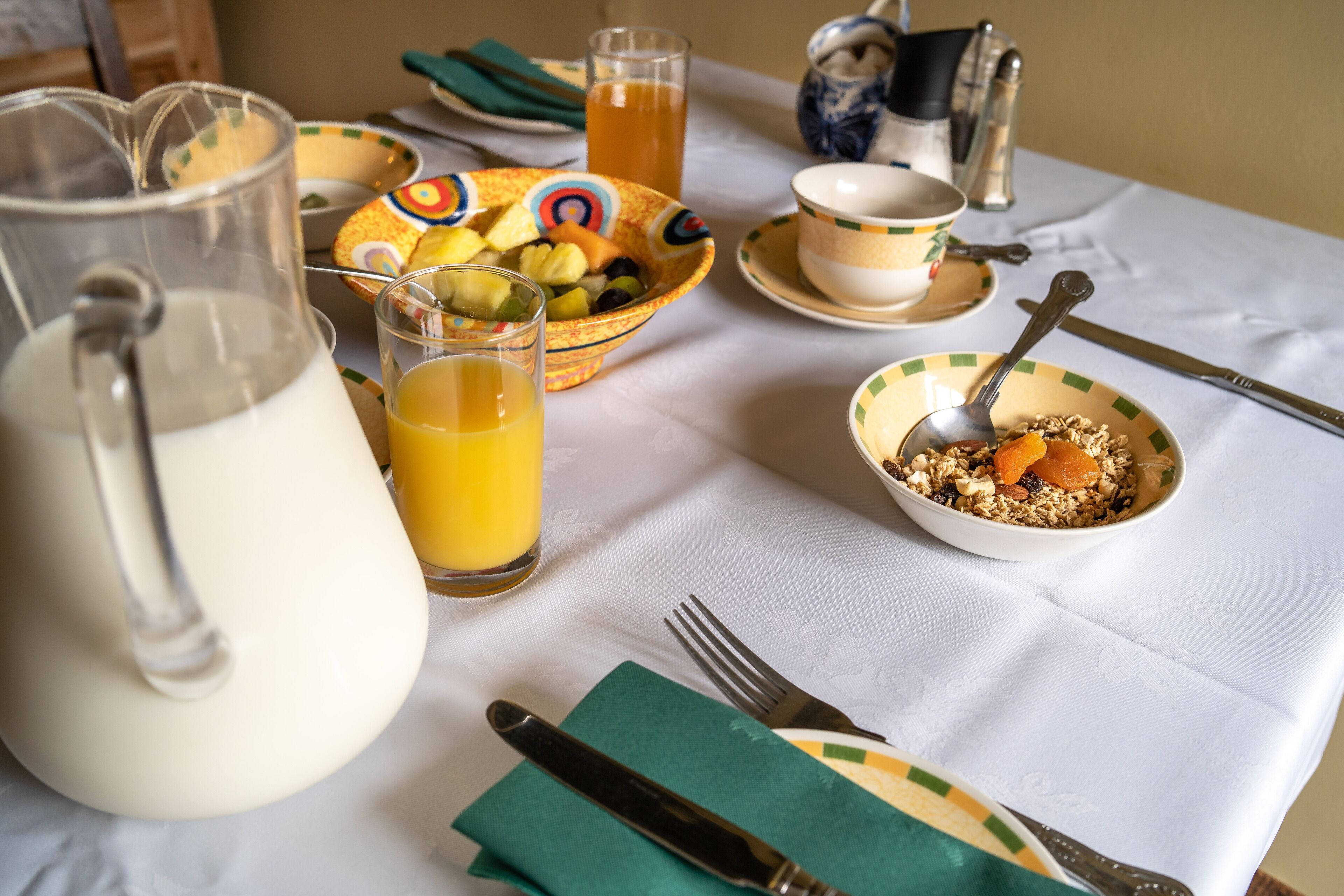 free daily english breakfast