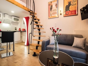 Apartment | Living room | TV