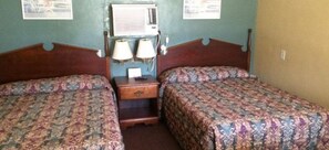 Rum - 2 dubbelsängar | Individuell inredning, unika möbler och gratis wi-fi