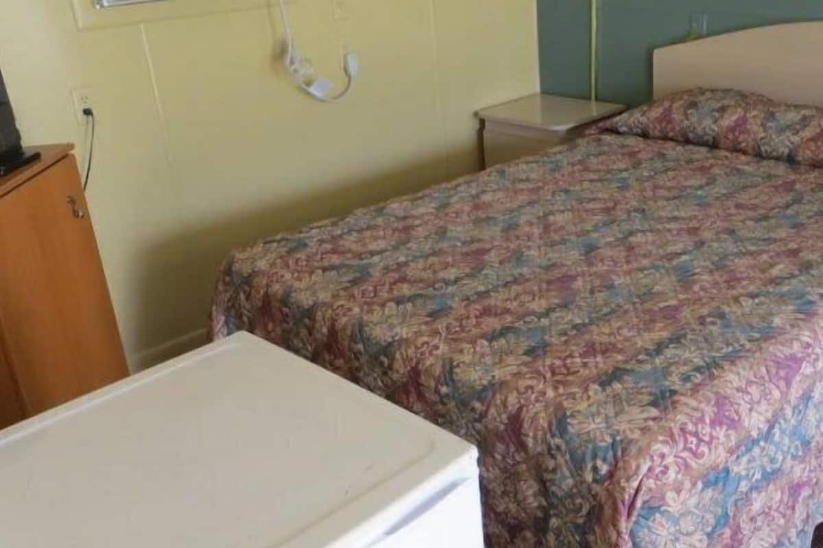 WiFi (free), individually decorated, individually furnished