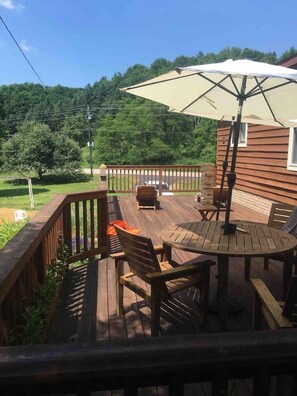 屋外ダイニングエリア