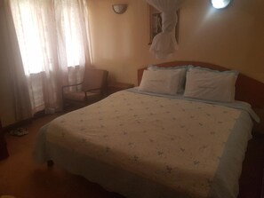 Superior Room | Desk, laptop workspace, iron/ironing board, free WiFi