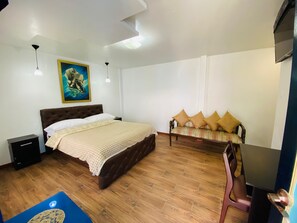 スーペリア ルーム | 客室ごとに異なる装飾、客室ごとに異なるインテリア、デスク、ノートパソコン用作業スペース