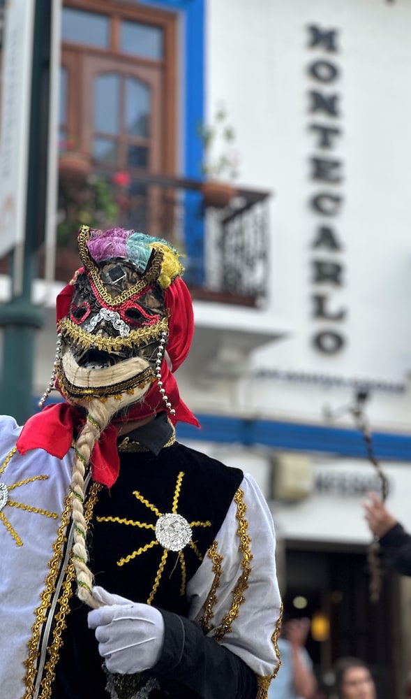 Hotel Montecarlo by null