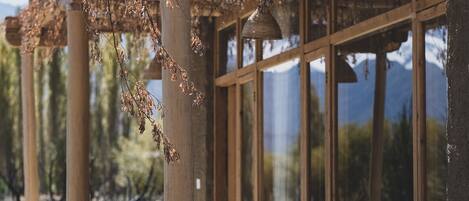 Studio Luxe | Ameublement personnalisé, espace de travail pour ordinateur portable