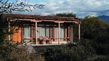 Riverside Chalet | 1 bedroom, individually furnished, laptop workspace, blackout curtains