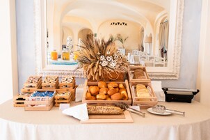 Desayuno buffet incluido todos los días 