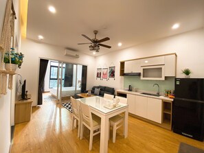 アパートメント 2 ベッドルーム | リビング エリア | 薄型テレビ