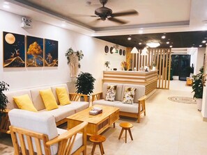 ロビー応接スペース