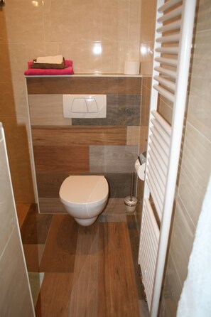 Vierbettzimmer (Leeuwarden) | Badezimmer