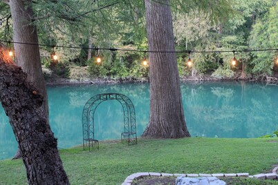 Gruene River Haven - High & Dry On The River