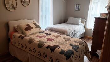 5 habitaciones, tabla de planchar con plancha y wifi gratis