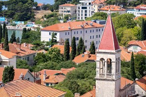 Exterior - Pietra Negra (Split)