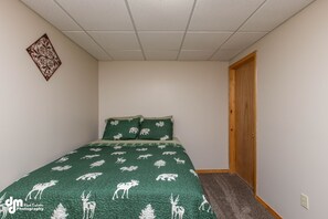 2 dormitorios, tabla de planchar con plancha, wifi y ropa de cama