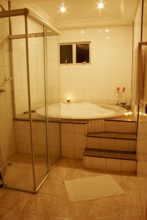 Family Studio Suite | Bathroom. Rodes Palace Hotel