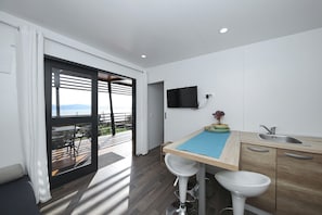 House | Pemandangan air