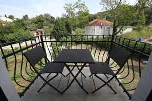 Studio (A3) | Garden view