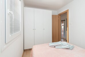 2 bedrooms, free WiFi - Mobile Home Sea Lion (Pasman)
