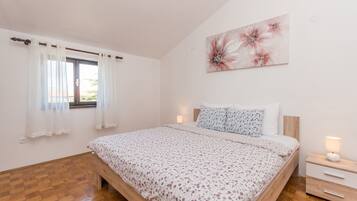 2 bedrooms, free WiFi, bed sheets