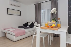 4 ห้องนอน, ตู้นิรภัยในห้องพัก, Wi-Fi ฟรี, ผ้าปูที่นอน
