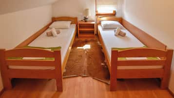 Apartment (A4) | 4 bedrooms, free WiFi, bed sheets