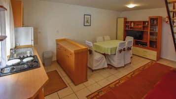Apartment (A4) | Living room | TV