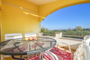 Apartment (A1) | Balcony